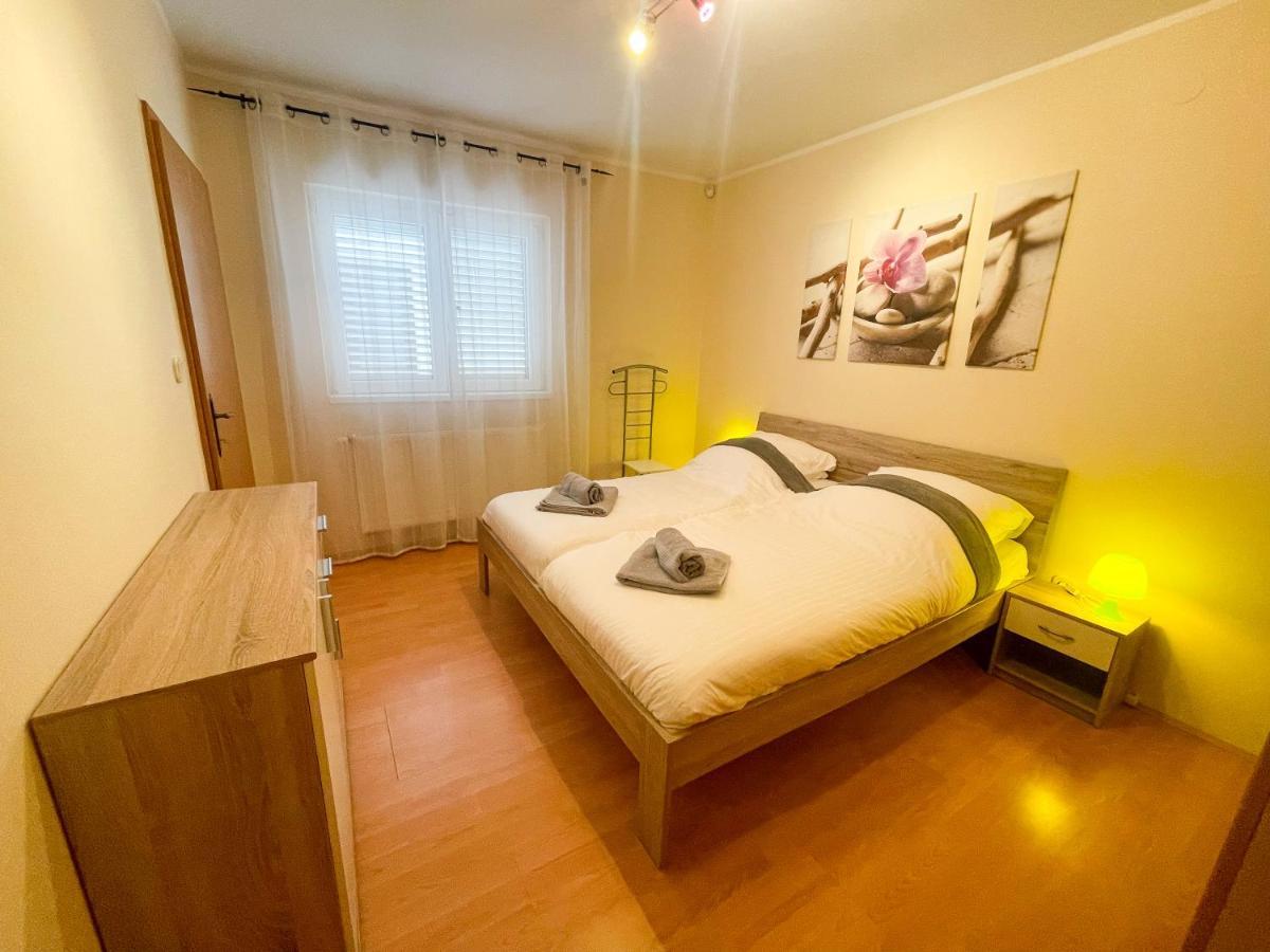 Apartments Sams Нови-Винодолски Экстерьер фото